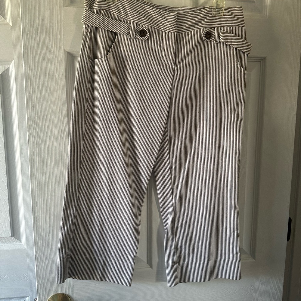 Juniors 2 piece capris set